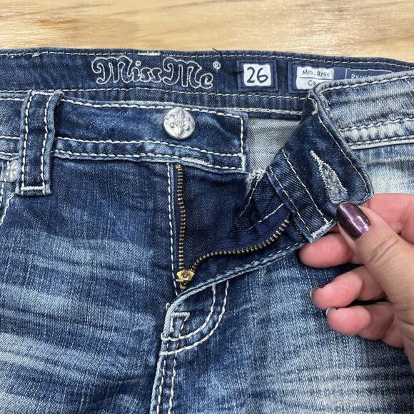 Miss Me Jeans Capris Crop Women’s Size 26 Mid Rise Embellished Medium Wash Denim - Picture 8 of 14